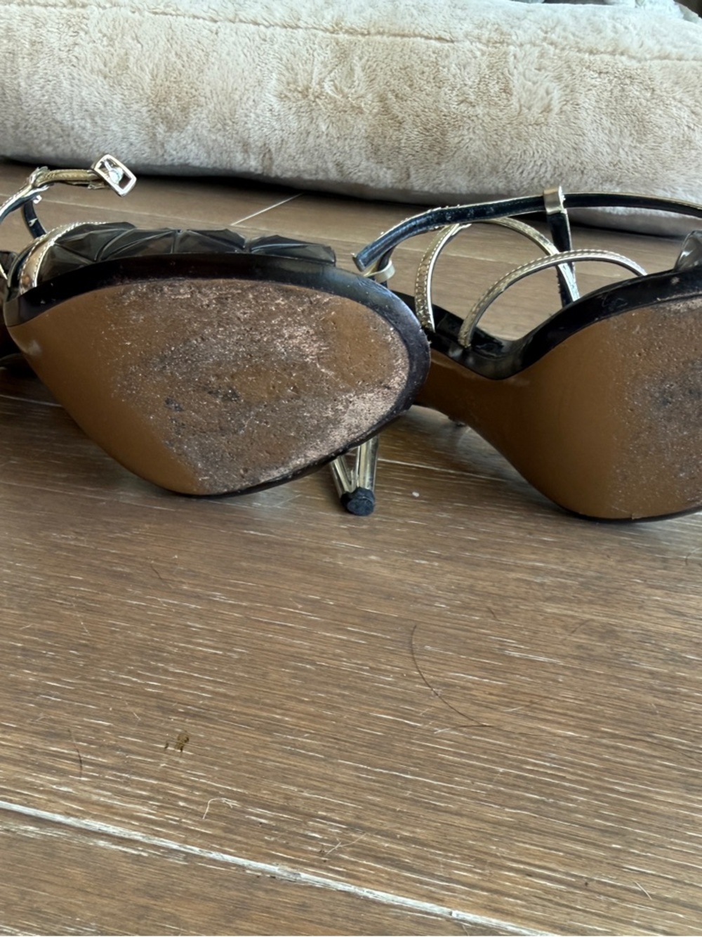 Fendi Black Patent Heels with Silver Metallic Straps - Picture 5 of 5